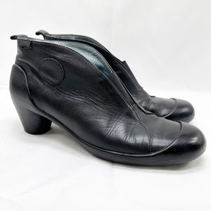 Camper black leather heeled boot booties shoes size 41